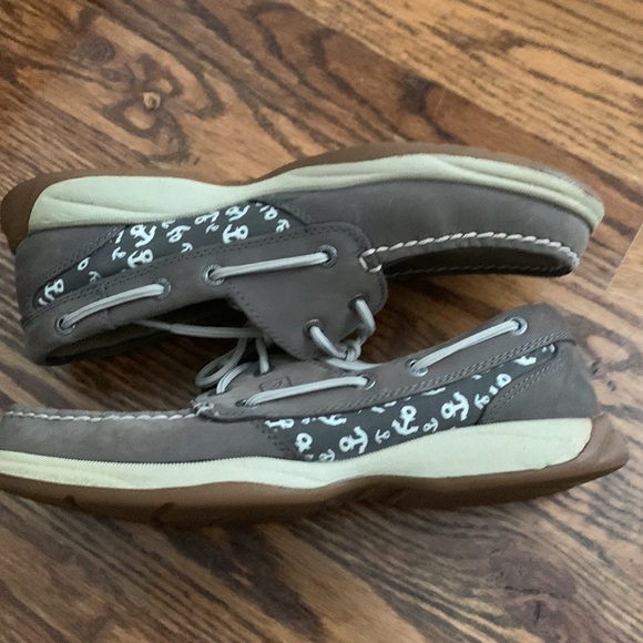 Sorry womens topsides - Picture 4 of 8